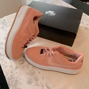 Nike Air Force 1 Sage Low Coral Stardust 8.5